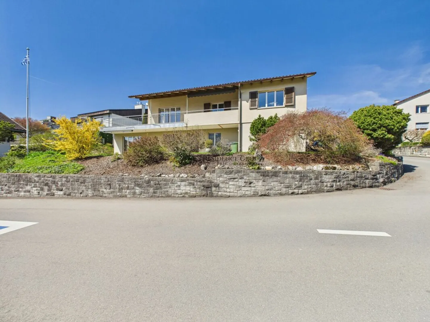 Esclusivo appartamento con terrazza di 5,5 stanze con vista sul lago e sulle montagne a Küssnacht - Foto 1 di 13