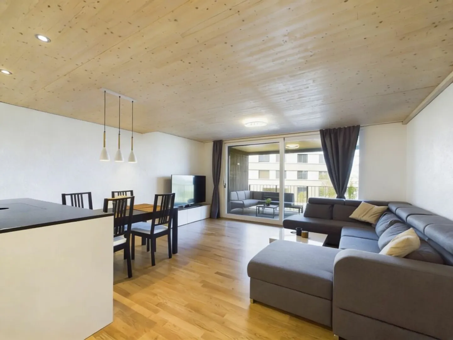 Moderno appartamento di 3.5 locali a Fällanden - Foto 2 di 11