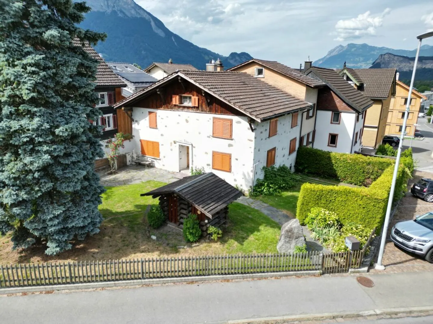 Casa familiare di 6 stanze con giardino e stanze hobby/officina - Foto 1 di 13