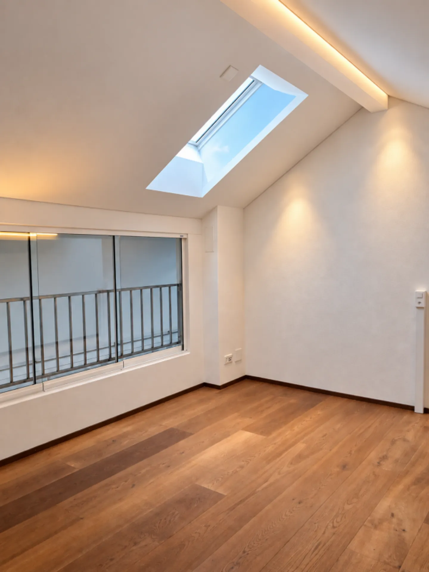 Moderne Wohnung mit Galerie - Foto 3 von 9