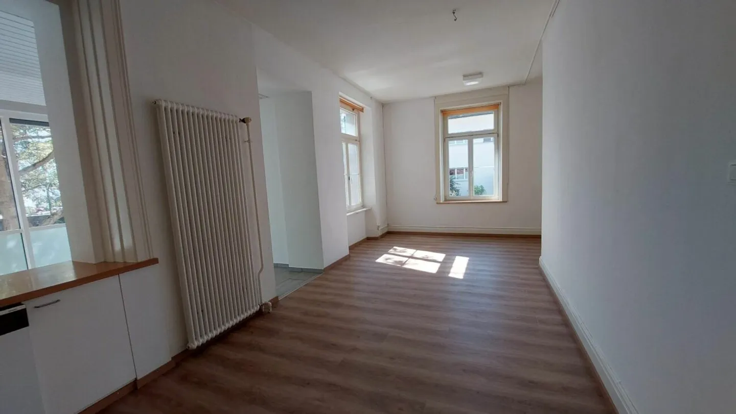 Charming old building apartment with winter garden in a central location - Photo 7 of 12
