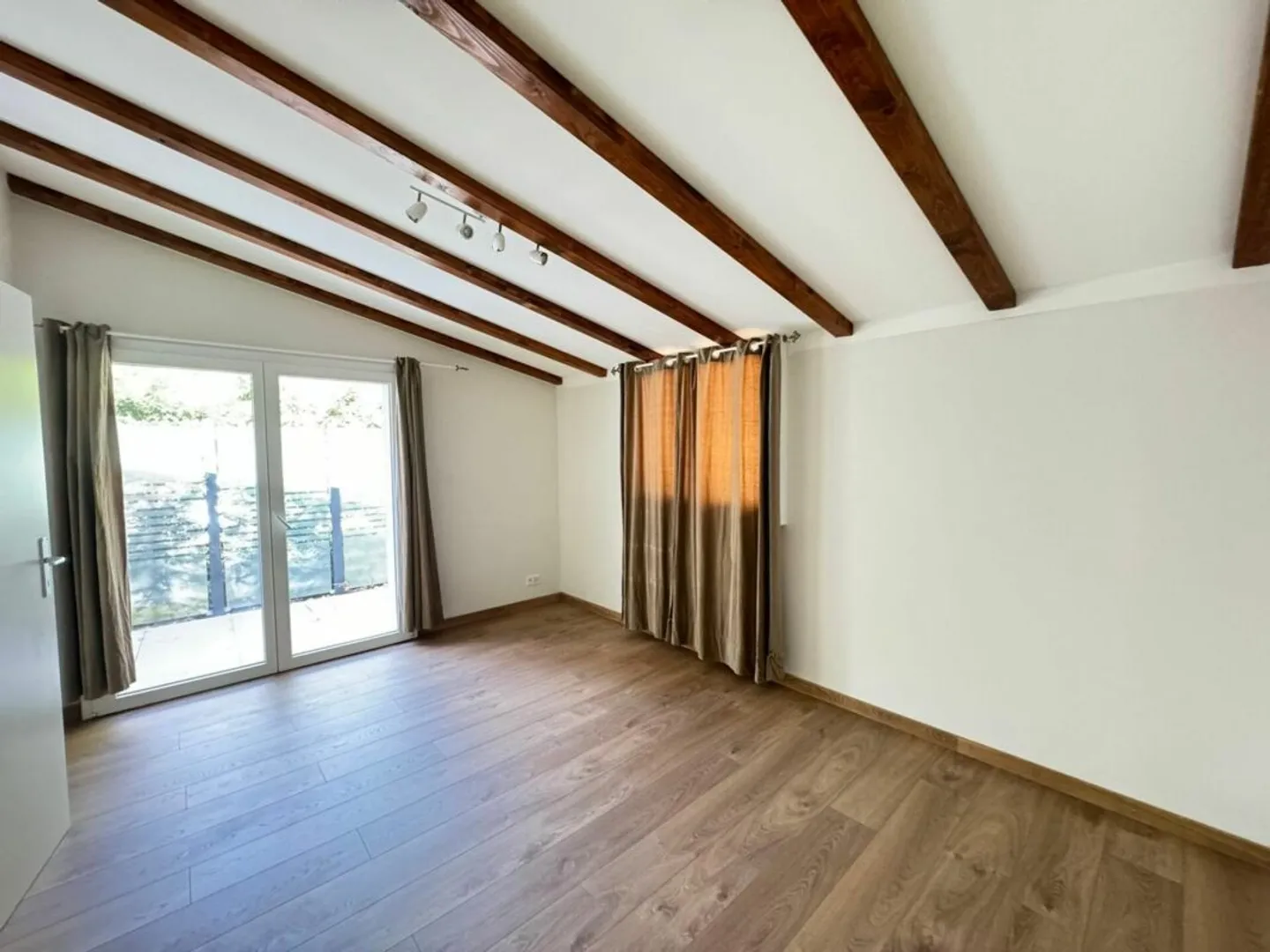 15 MIN DA LAUSANNE affascinante e ampia casa familiare - Foto 9 di 10