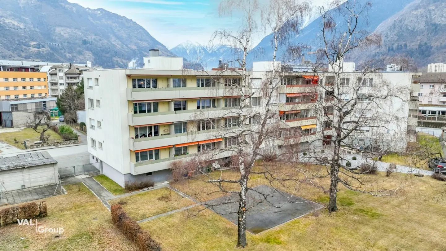 Vivere in città nel cuore di Visp - Appartamento di 2,5 stanze in posizione centrale - Foto 1 di 11