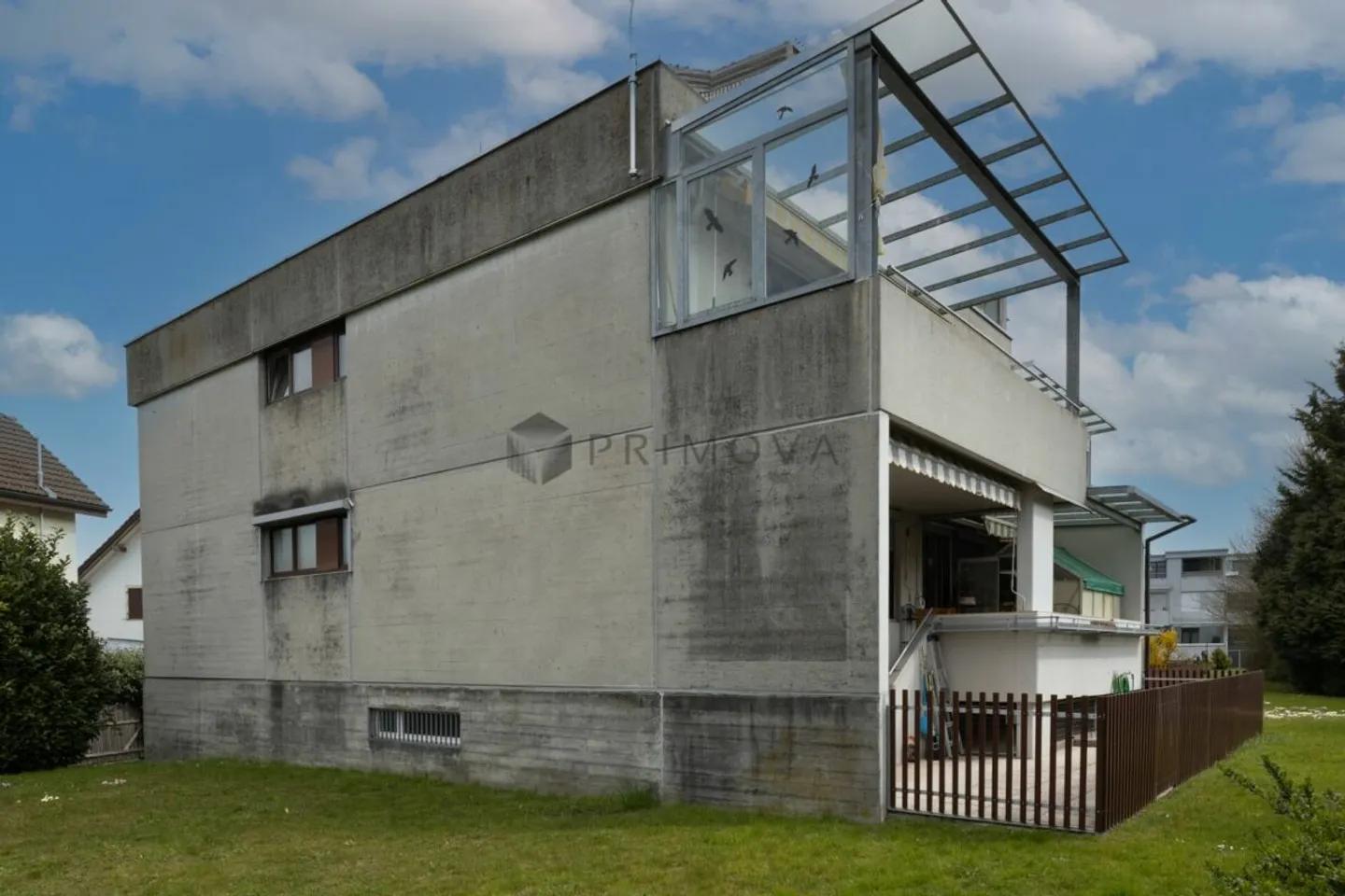 Sunny penthouse apartment in St. Margrethen at the three-country corner - Photo 1 of 13
