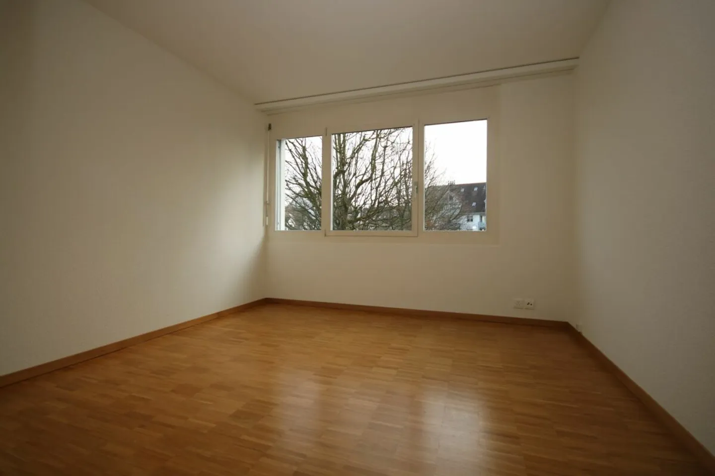 Grosszügige, moderne Wohnung in parkähnlicher Umgebung - Photo 8 of 11