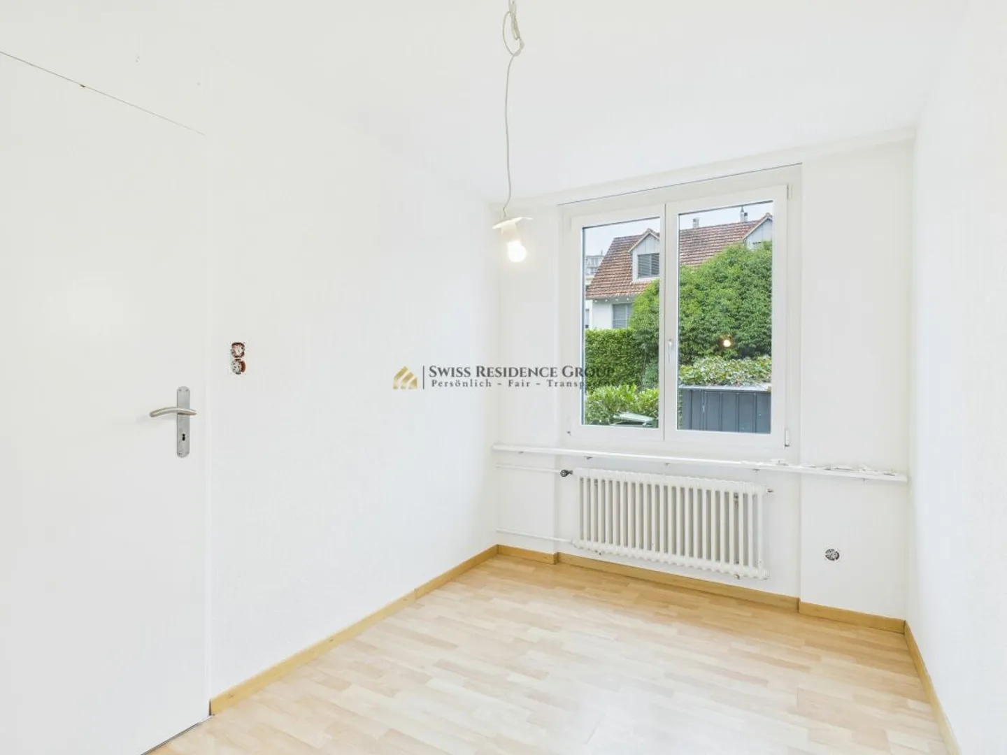 Modernes 5.5-Zimmer-Reiheneinfamilienhaus mit exklusivem Gartenjuwel - Foto 9 von 13