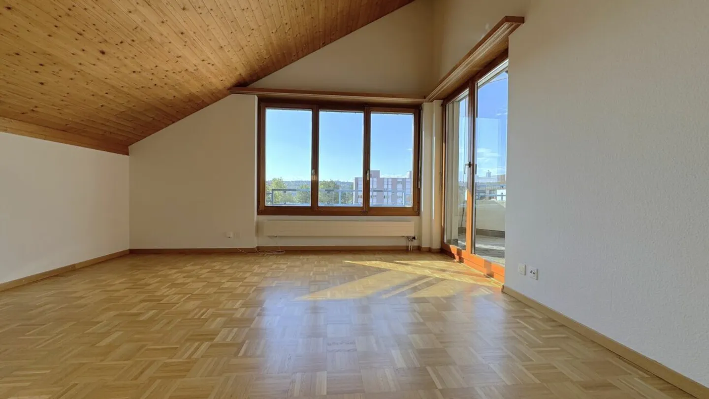 A renovated and bright 2.5 room apartment in a quiet location in Solothurn - Photo 2 of 13
