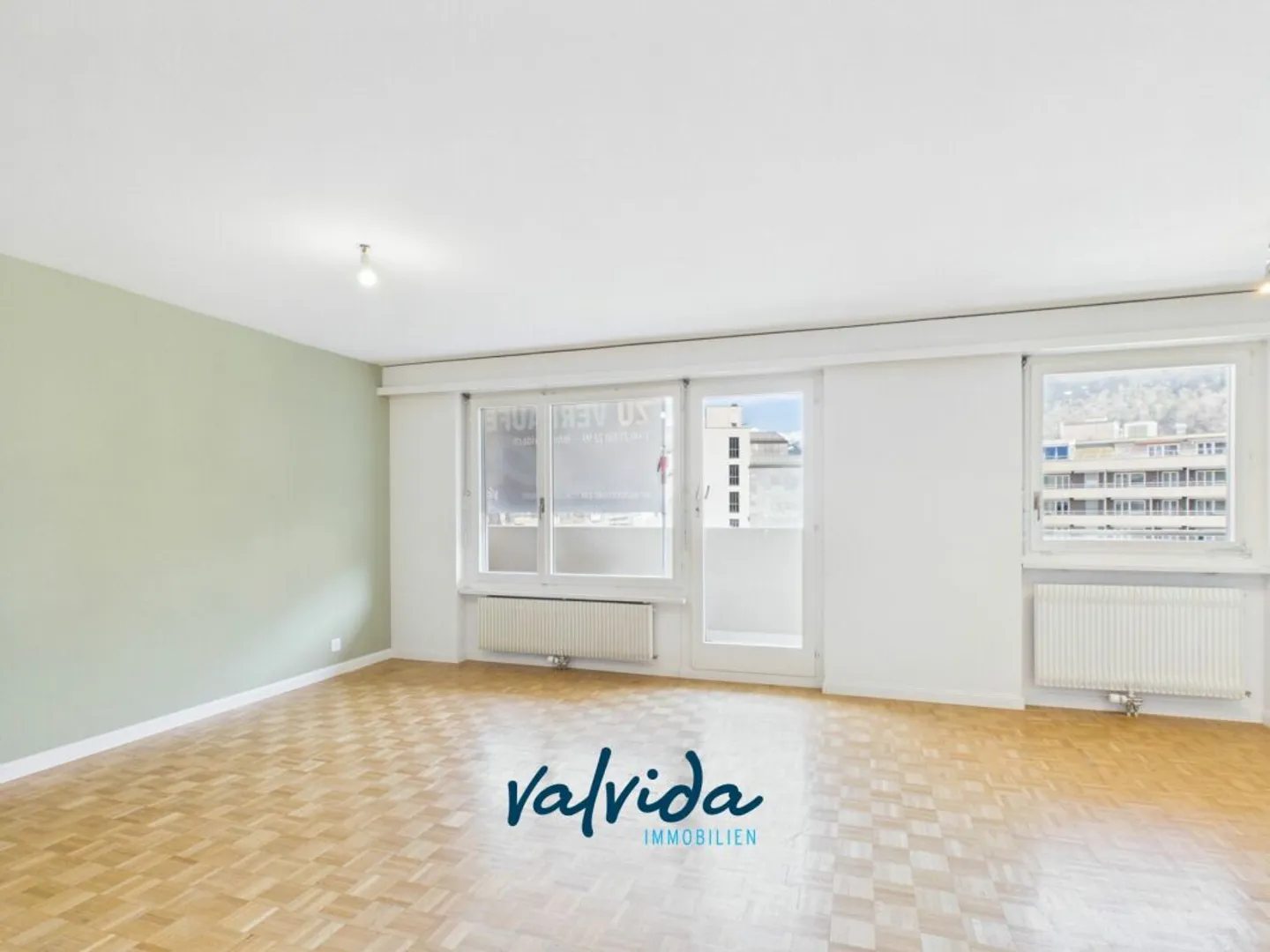 Appartamento luminoso e spazioso di 5,5 stanze nel cuore di Visp - Foto 2 di 11