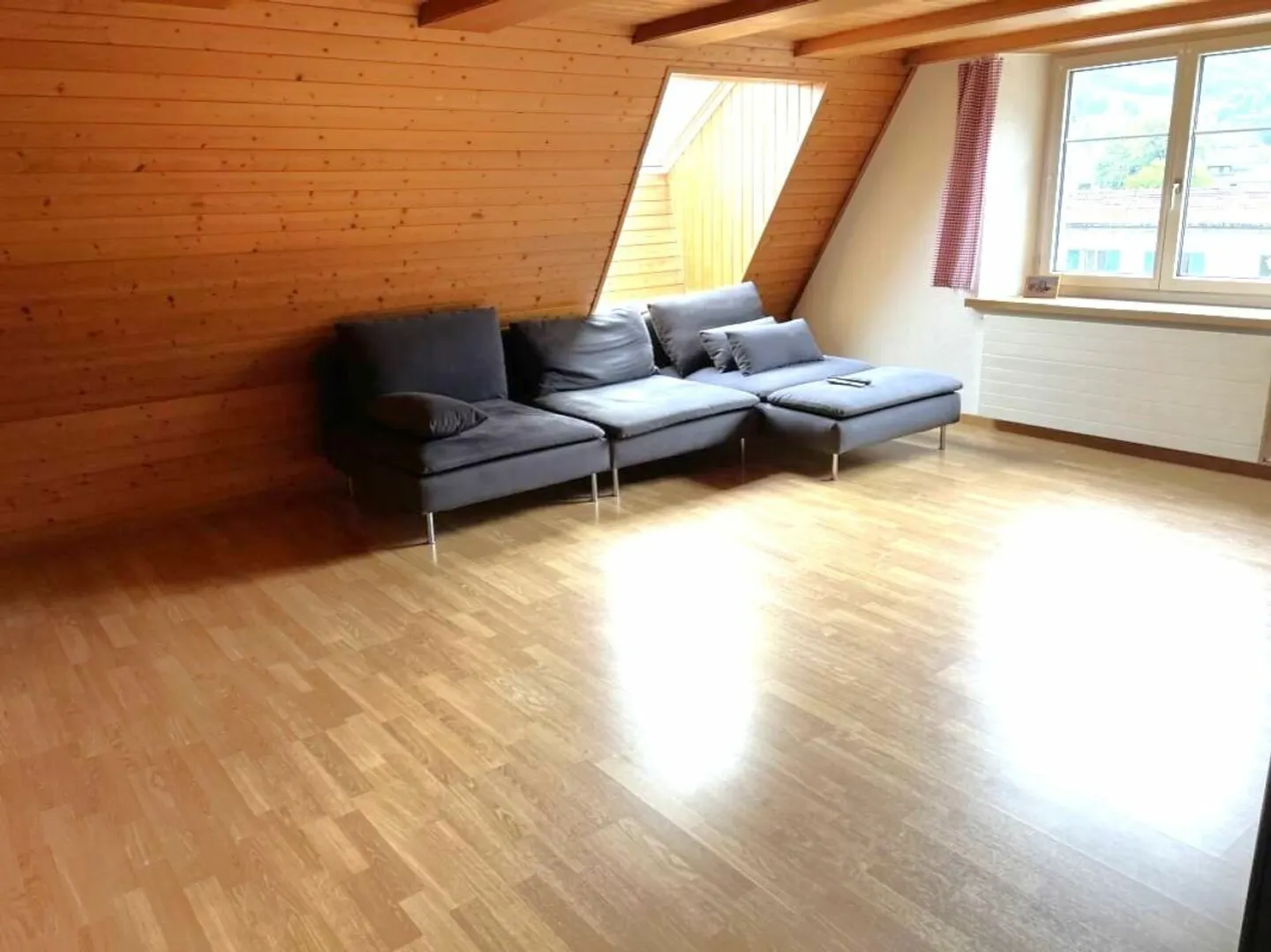 3-Zimmer-Dachwohnung in Ennenda - Foto 2 von 5