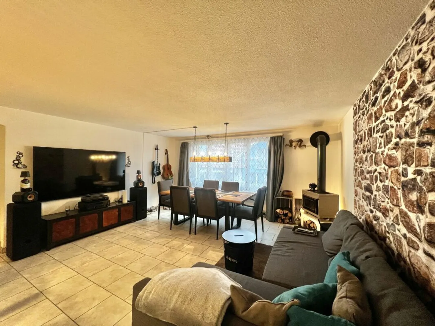 Maison multifamiliale avec 3 appartements bien entretenus à Sulz - Photo 2 sur 13