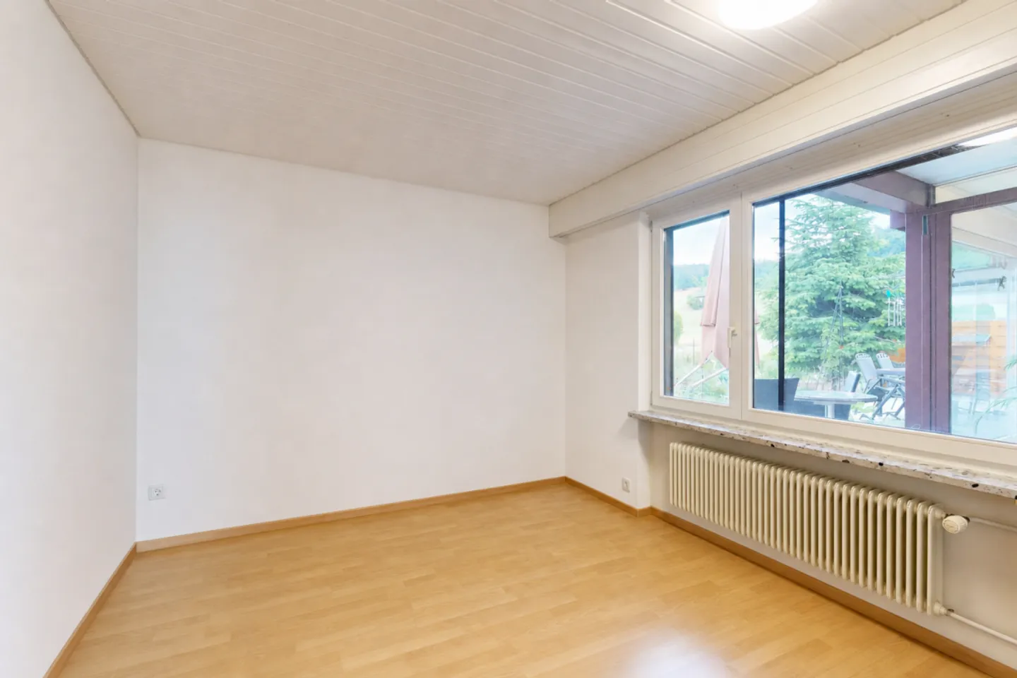 Well-maintained single-family house in a unique location - Photo 10 of 13