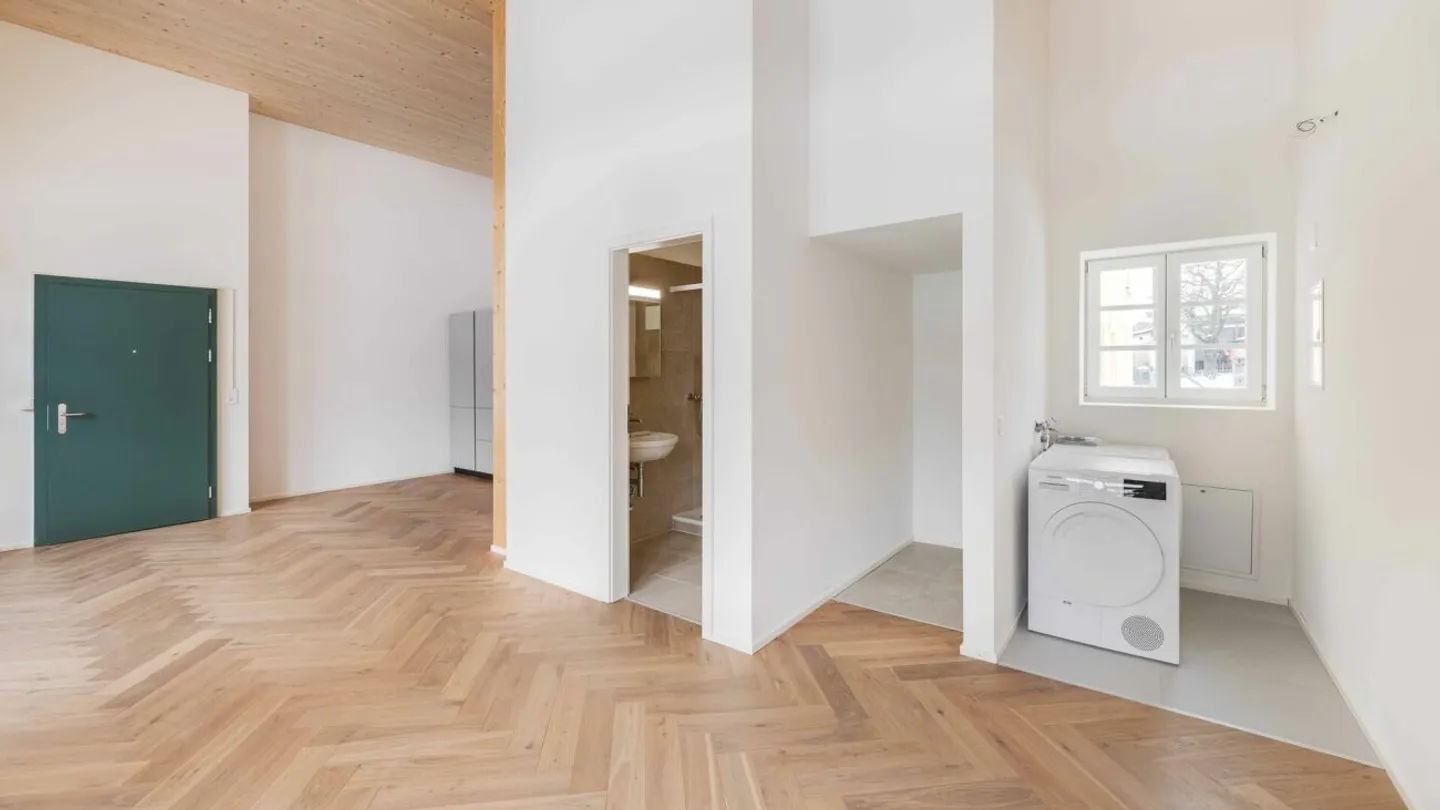 Fully rented multi-family house, solid return - Photo 6 of 12