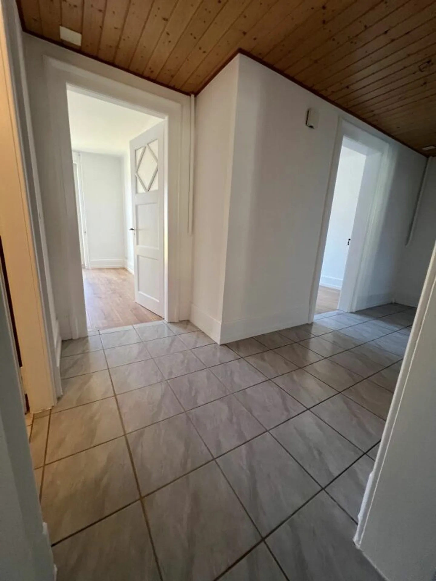 3,5 pièce très lumineux avec balcons charmant - Photo 9 sur 13