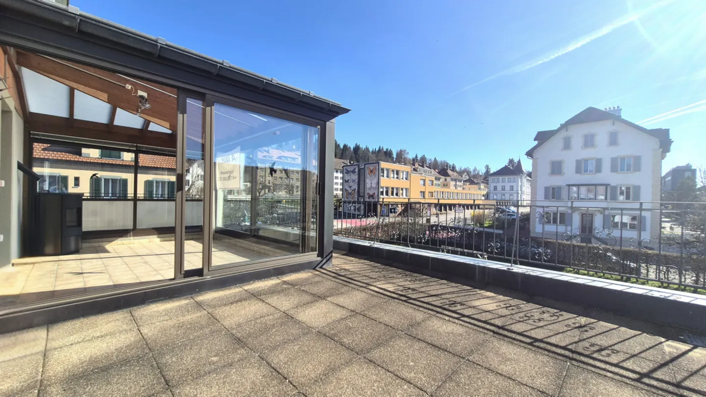 Appartement rénové avec terrasse - Photo 11 sur 13