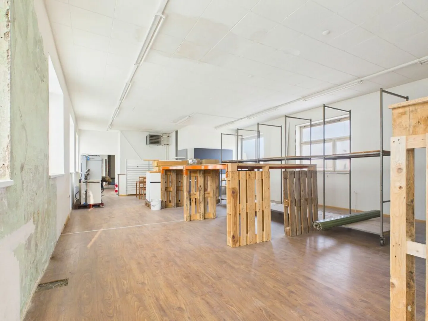 Spazio commerciale con ufficio e magazzino - Foto 12 di 13