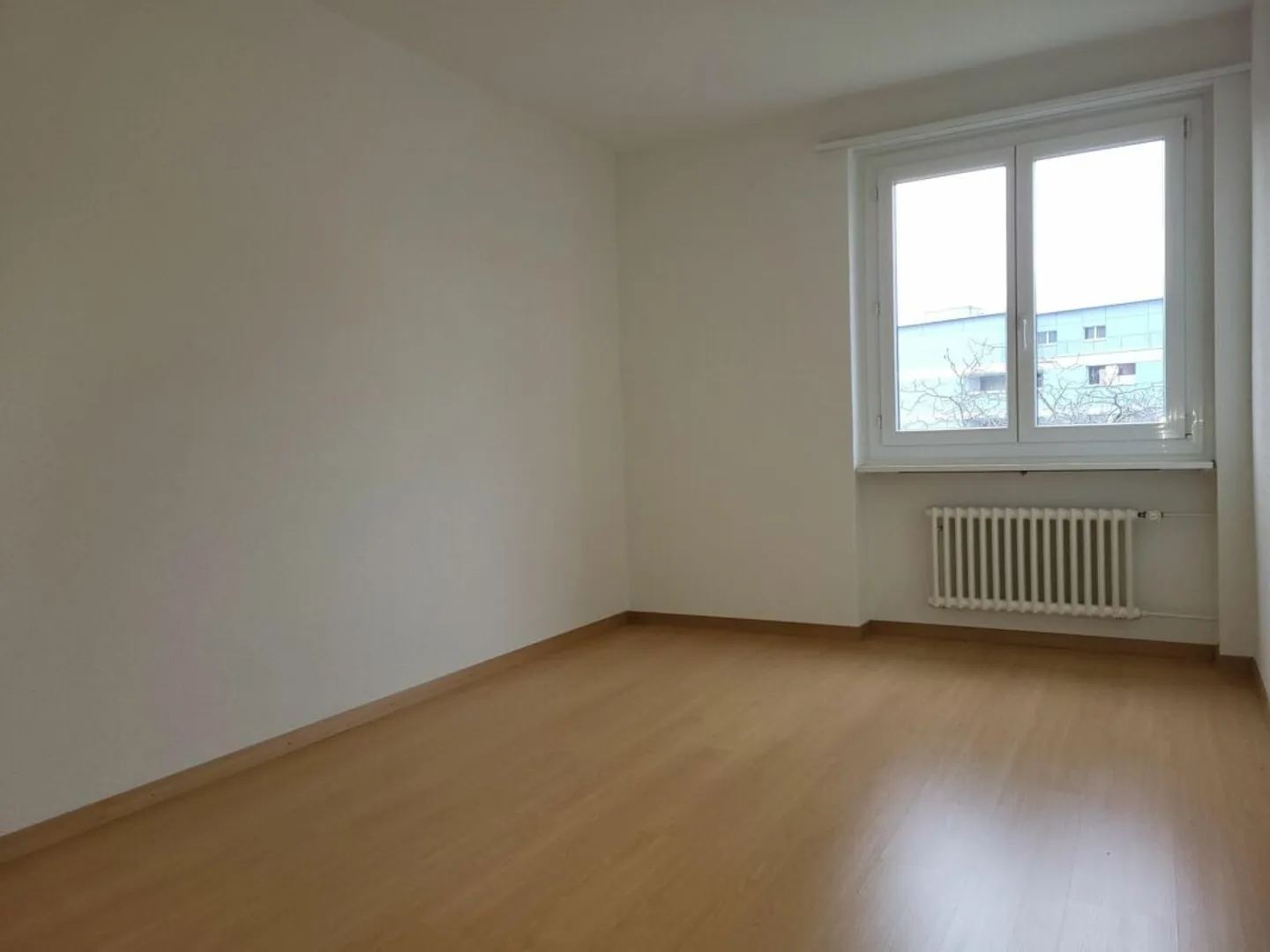 Affordable apartment, shopping facilities and schools in close proximity - Photo 7 of 13
