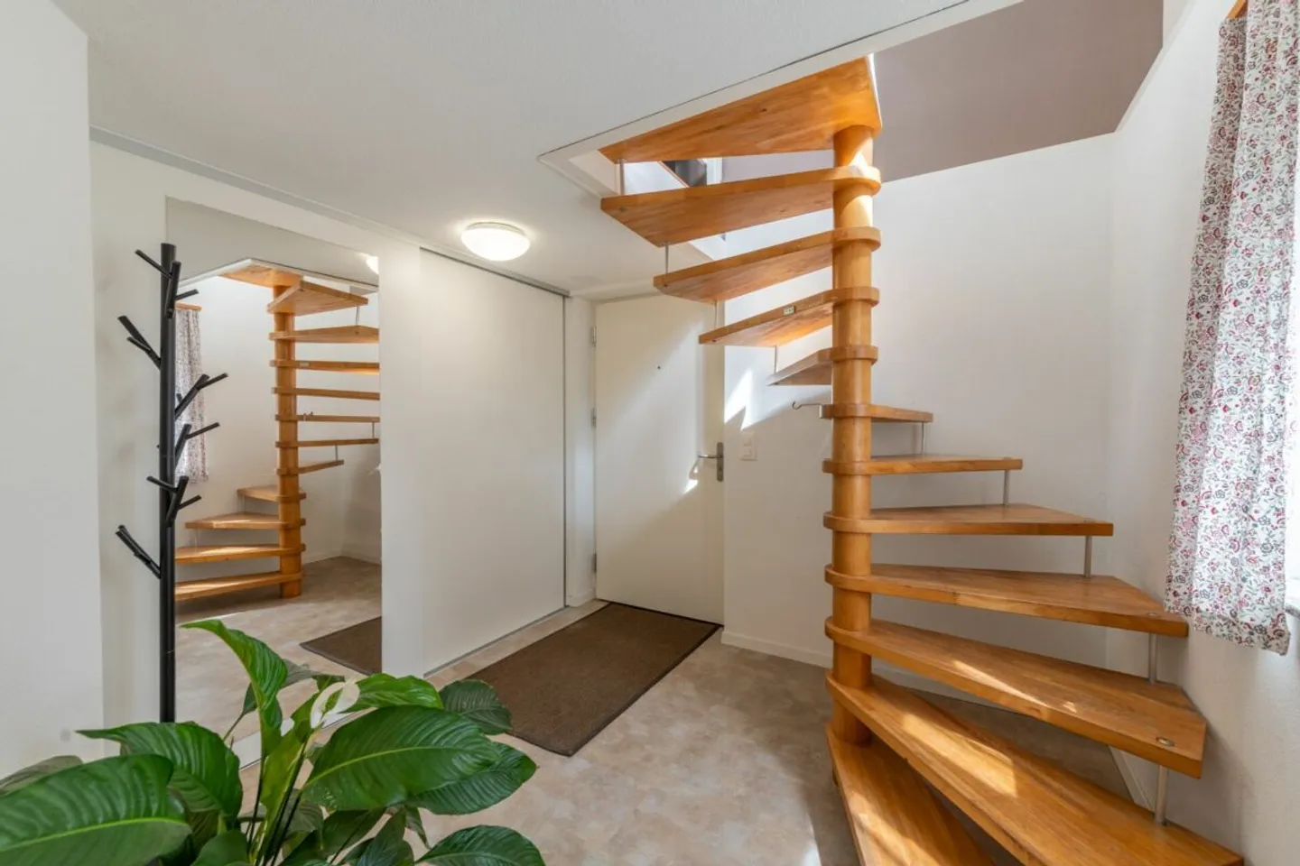 Maison moderne avec jardin - Photo 9 sur 13