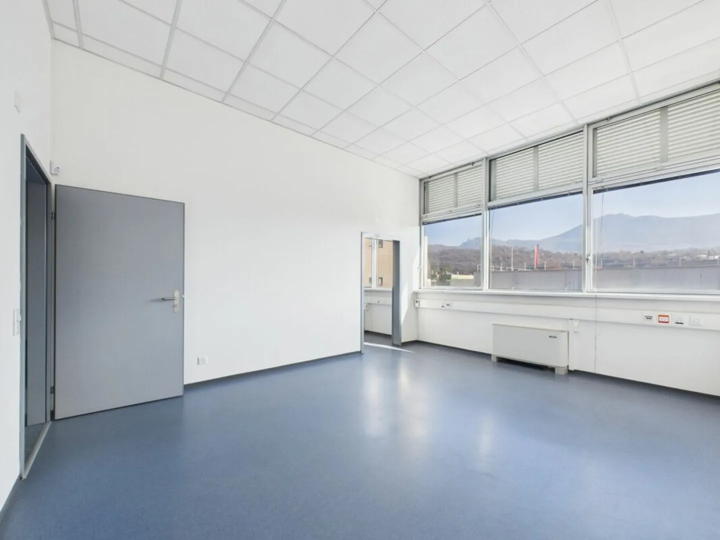 Manno: proponiamo luminoso ufficio al primo piano di 205 m² ideale per diversi utilizzi - Foto 6 von 11