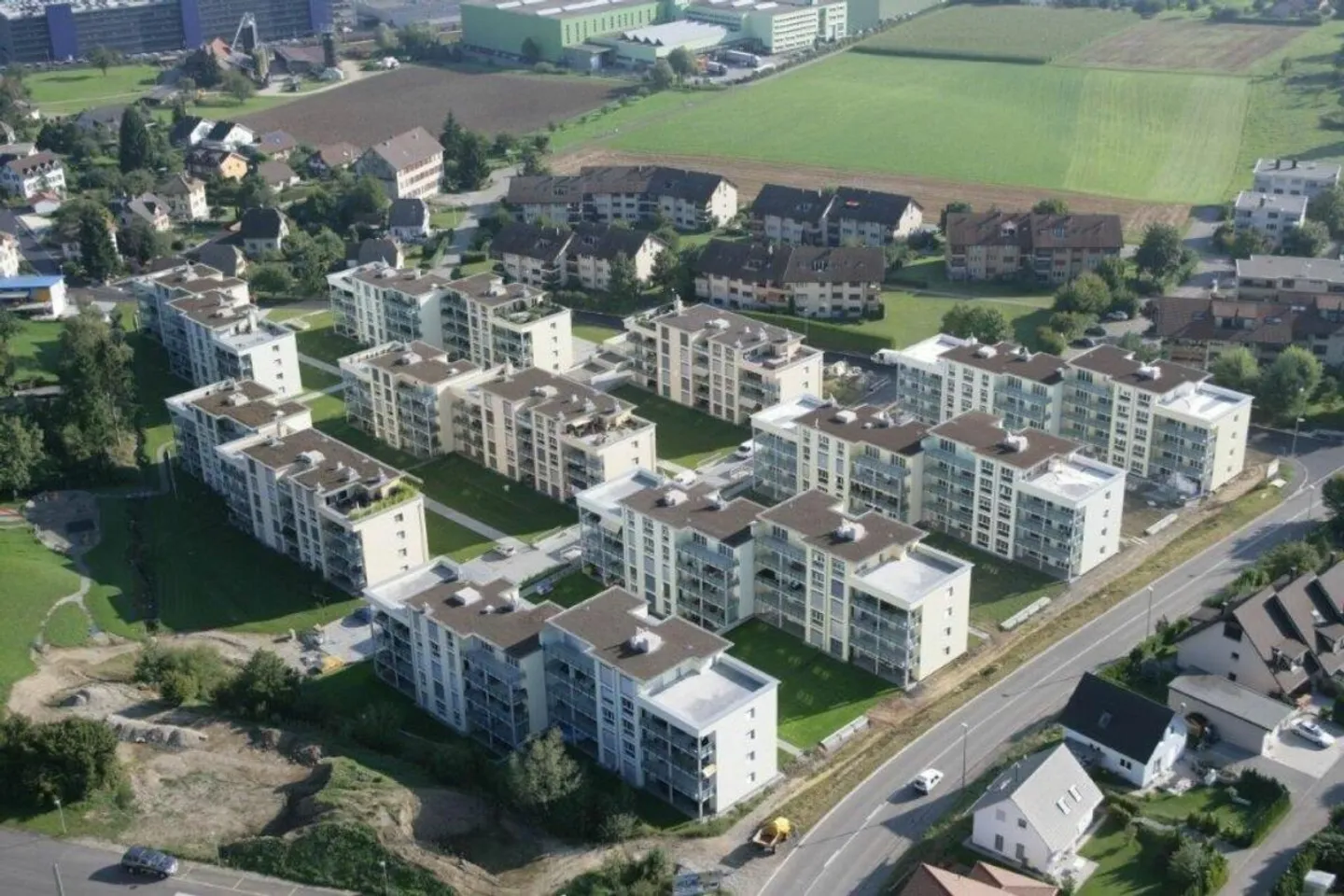 Bright garden apartment in the sought-after "Diamant" development - Photo 12 of 13