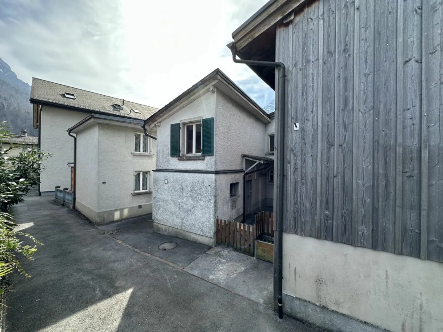 Casa bifamiliare di 4.5 locali da ristrutturare - Foto 2 di 3