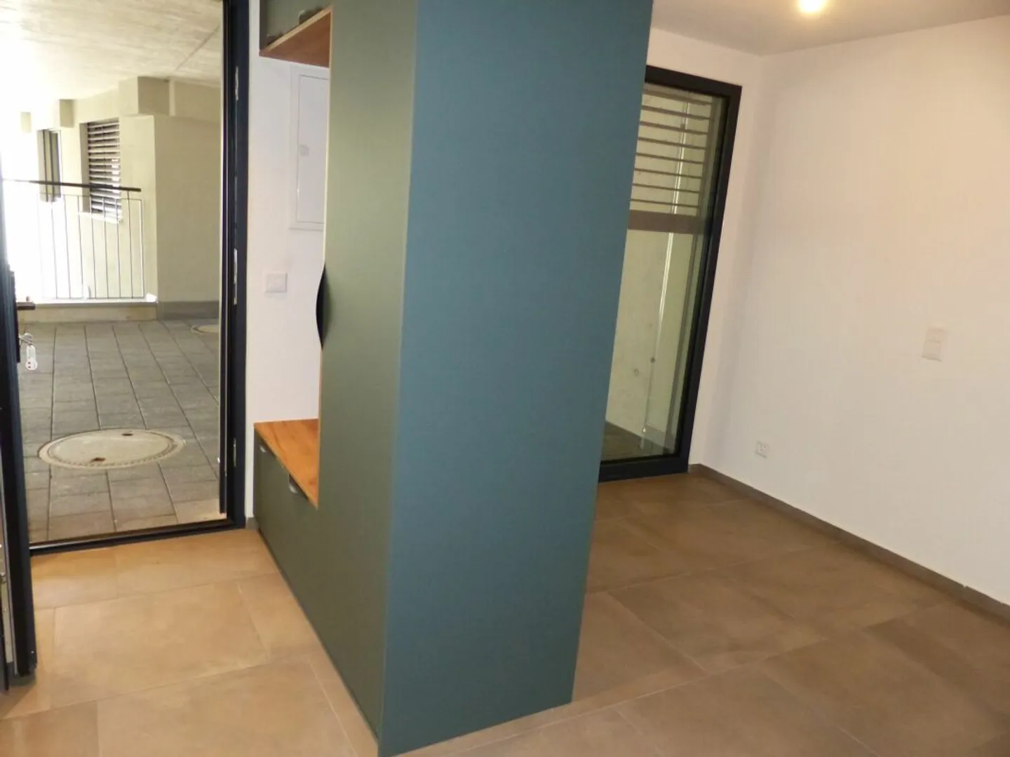 1 Room Hobby Office Space with Kitchen and Bathroom - Photo 5 of 6