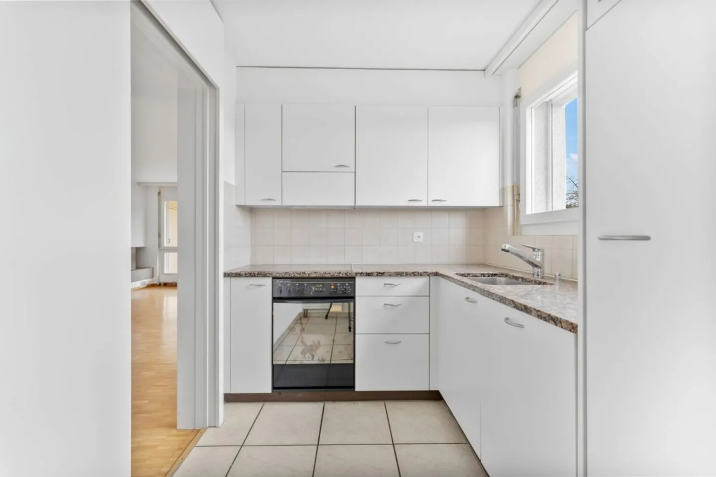 3.5-room condominium on the ground floor - Photo 2 of 12