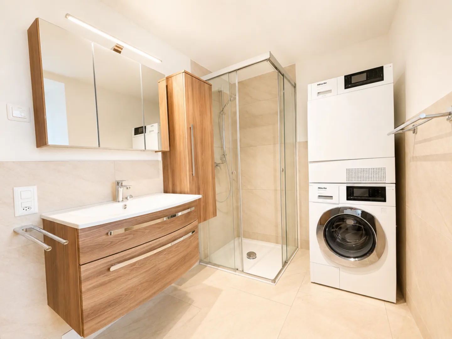 Spacious 5.5-room maisonette with 177 m² and two balconies - Photo 8 of 13