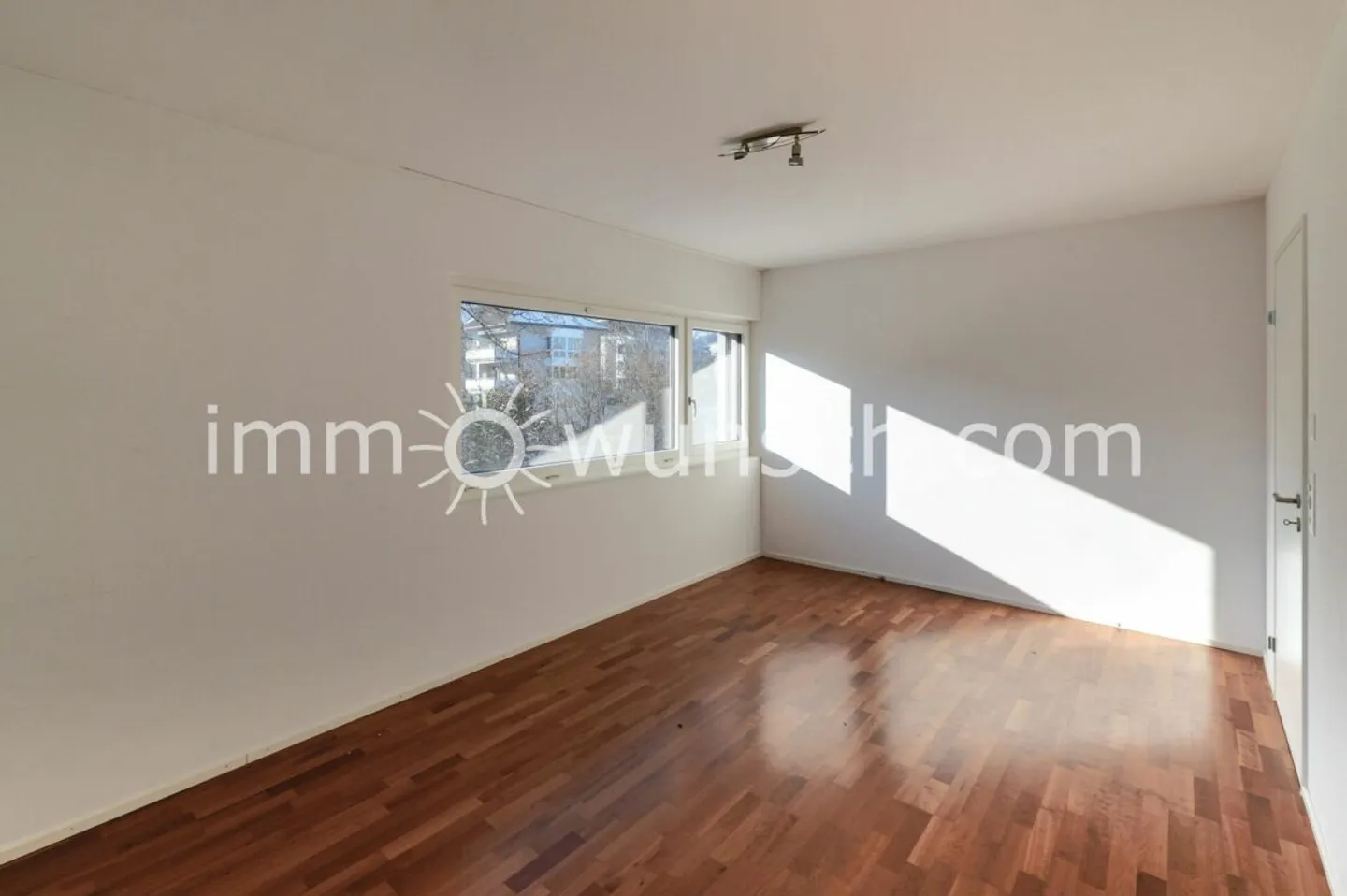 Condominio moderno e spazioso di 4 ½ stanze - Foto 9 di 11