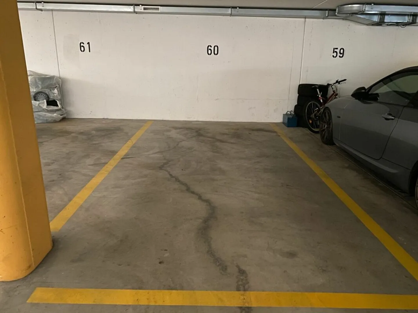 Parking options for rent in the "Hohleich" development - Photo 1 of 3