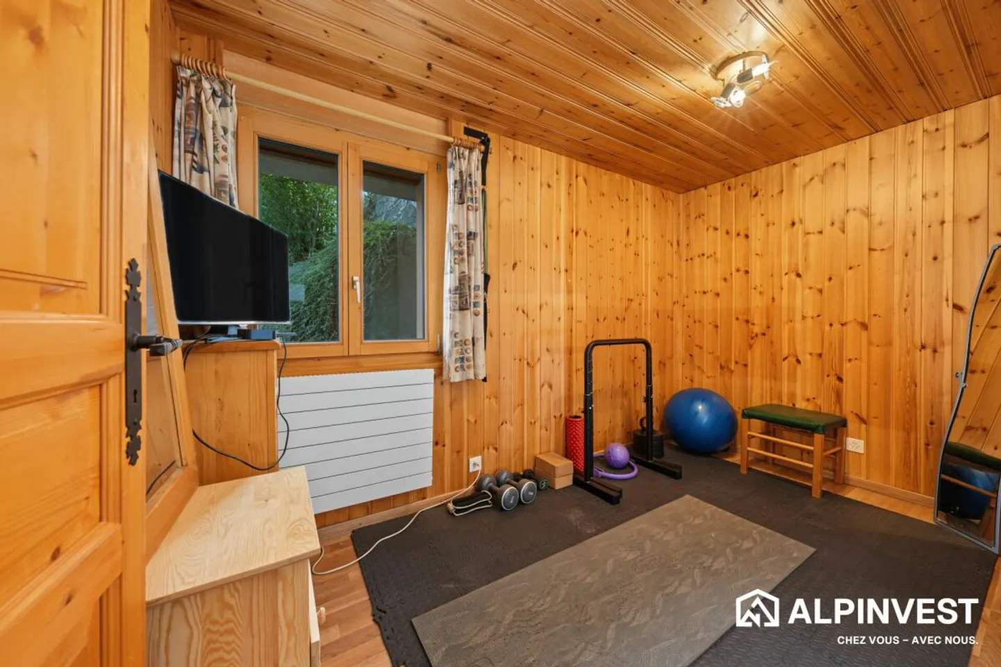 Chalet La Cîme à louer à l'année! - Photo 9 of 13