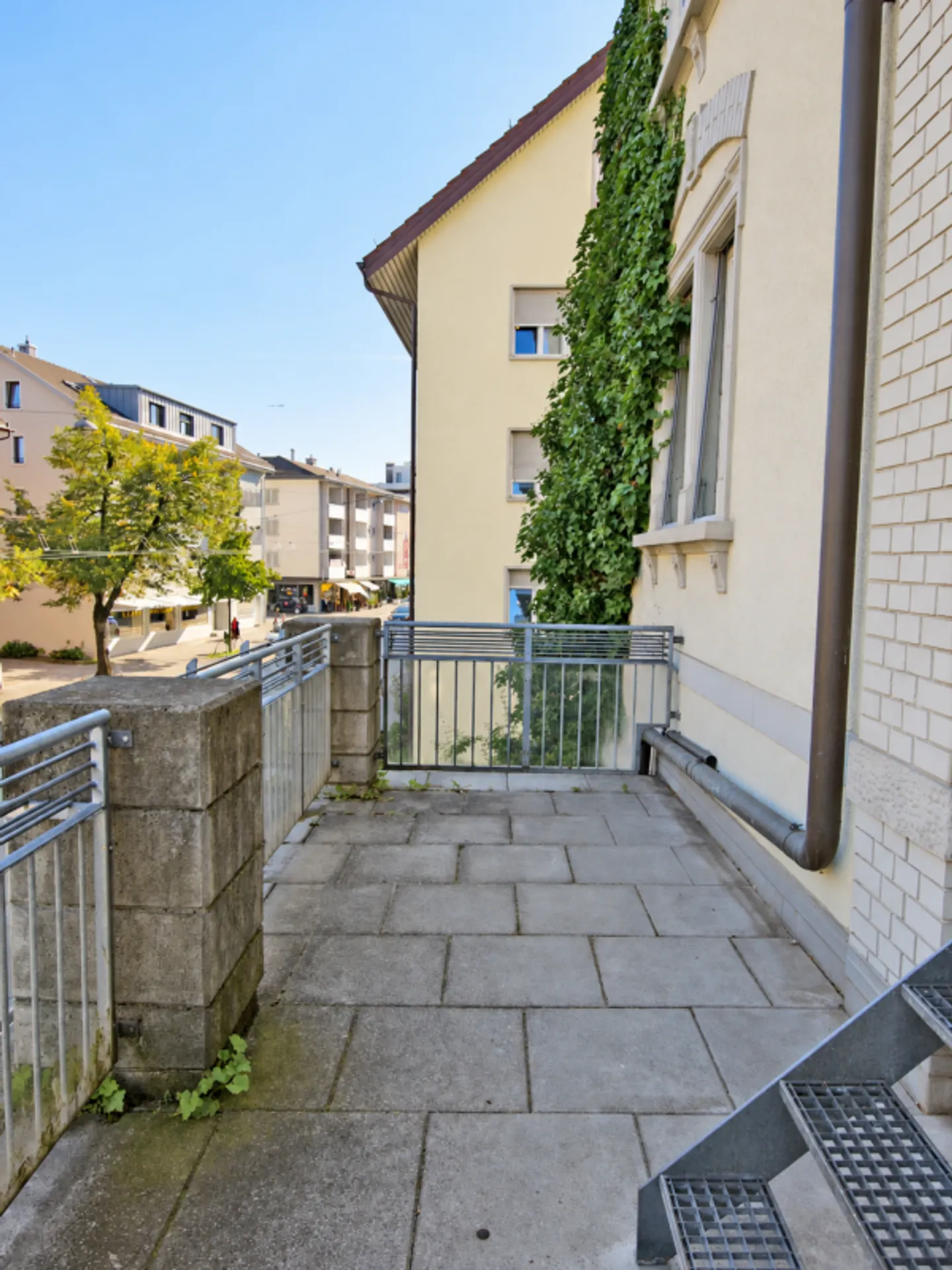Wohnen mit Charme - helle 3,5-Zimmer-Wohnung mit grosszügigem Balkon - Photo 4 of 12