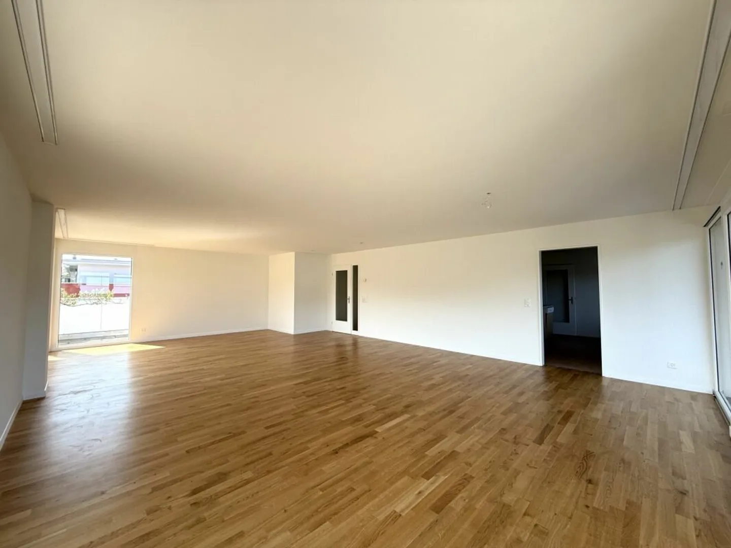 Ready for immediate occupancy - bright penthouse apartment in Aesch BL - Photo 2 of 13