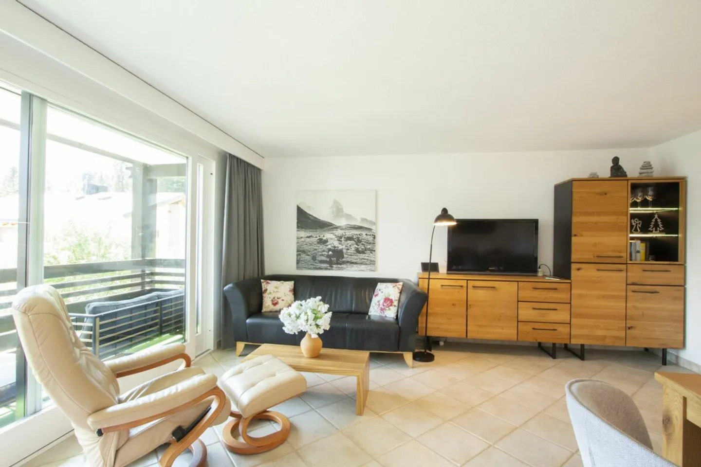 Quiet 3-room apartment in Lenzerheide by the lake - Photo 1 of 12