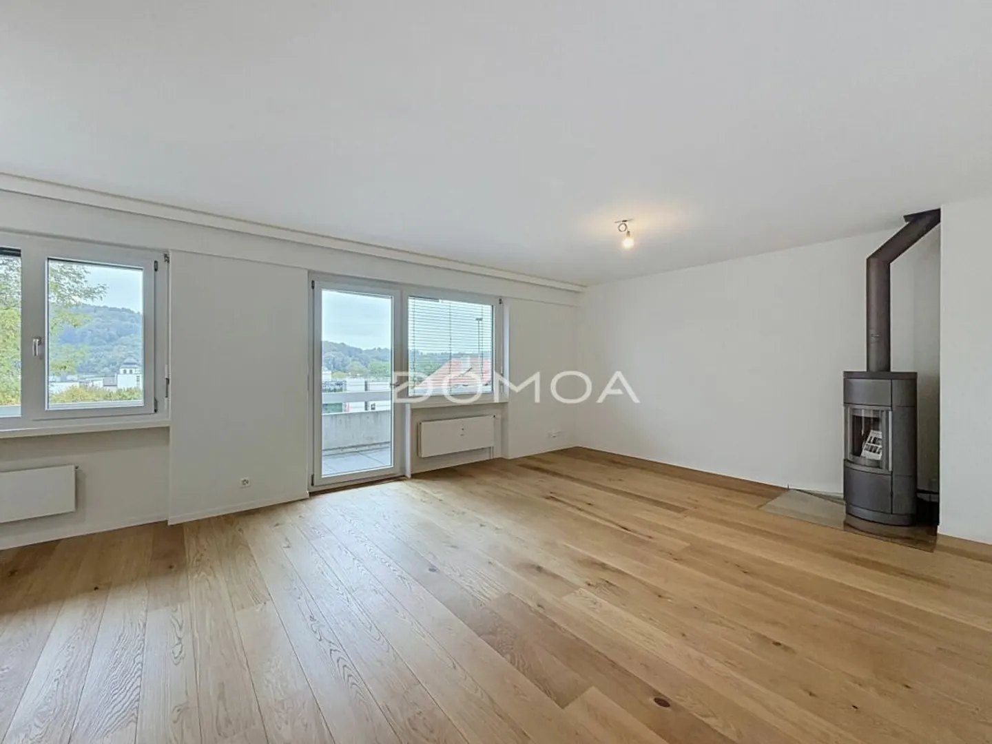 Appartamento ristrutturato di 3,5 locali, luminoso con balcone e piscina - Foto 1 di 13