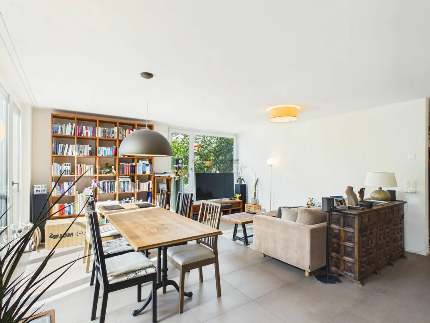 Light-flooded 4.5-room apartment with spacious sun balcony - Photo 3 of 13