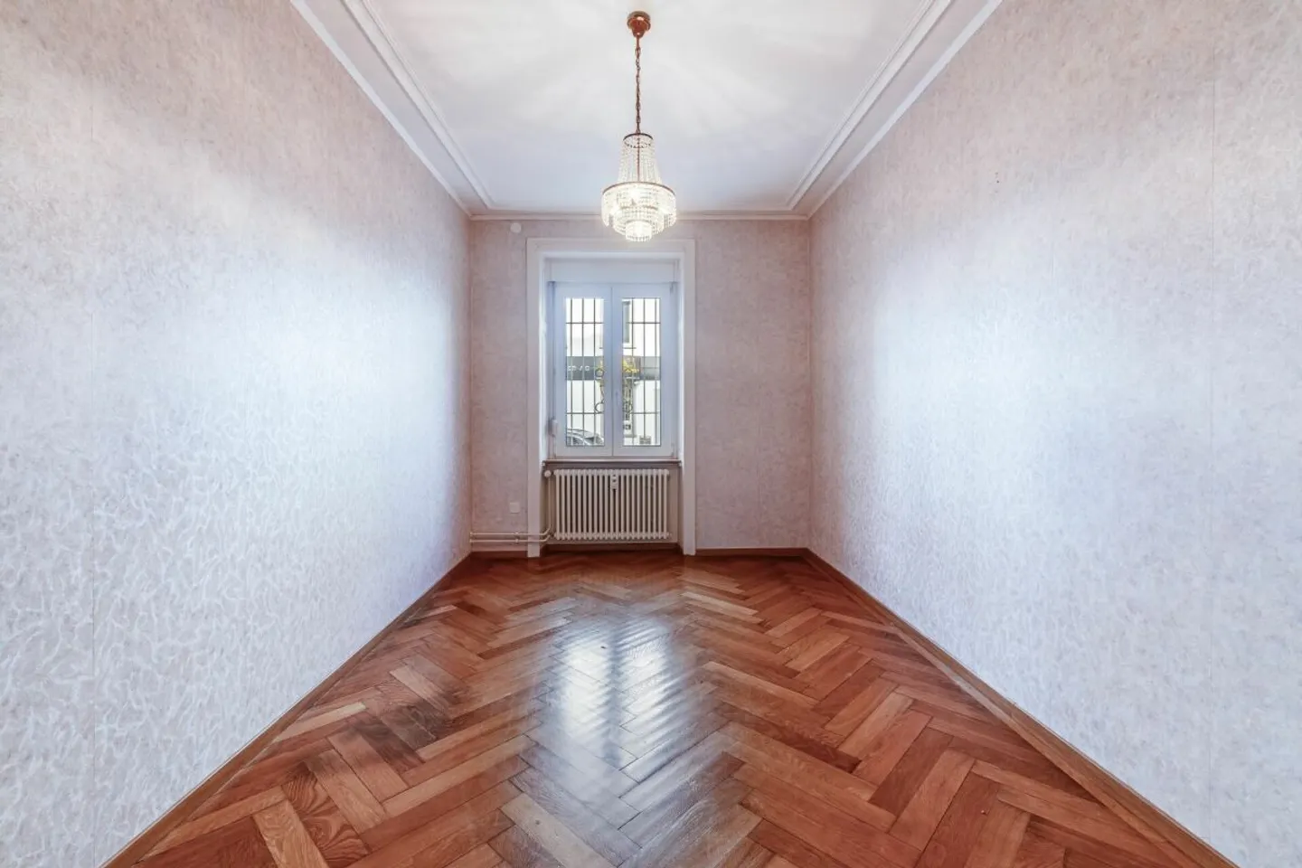 Charmantes Mehrfamilienhaus mit Ateliergebäude, Parkplatz und vielfältigen Möglichkeiten - Photo 6 of 13