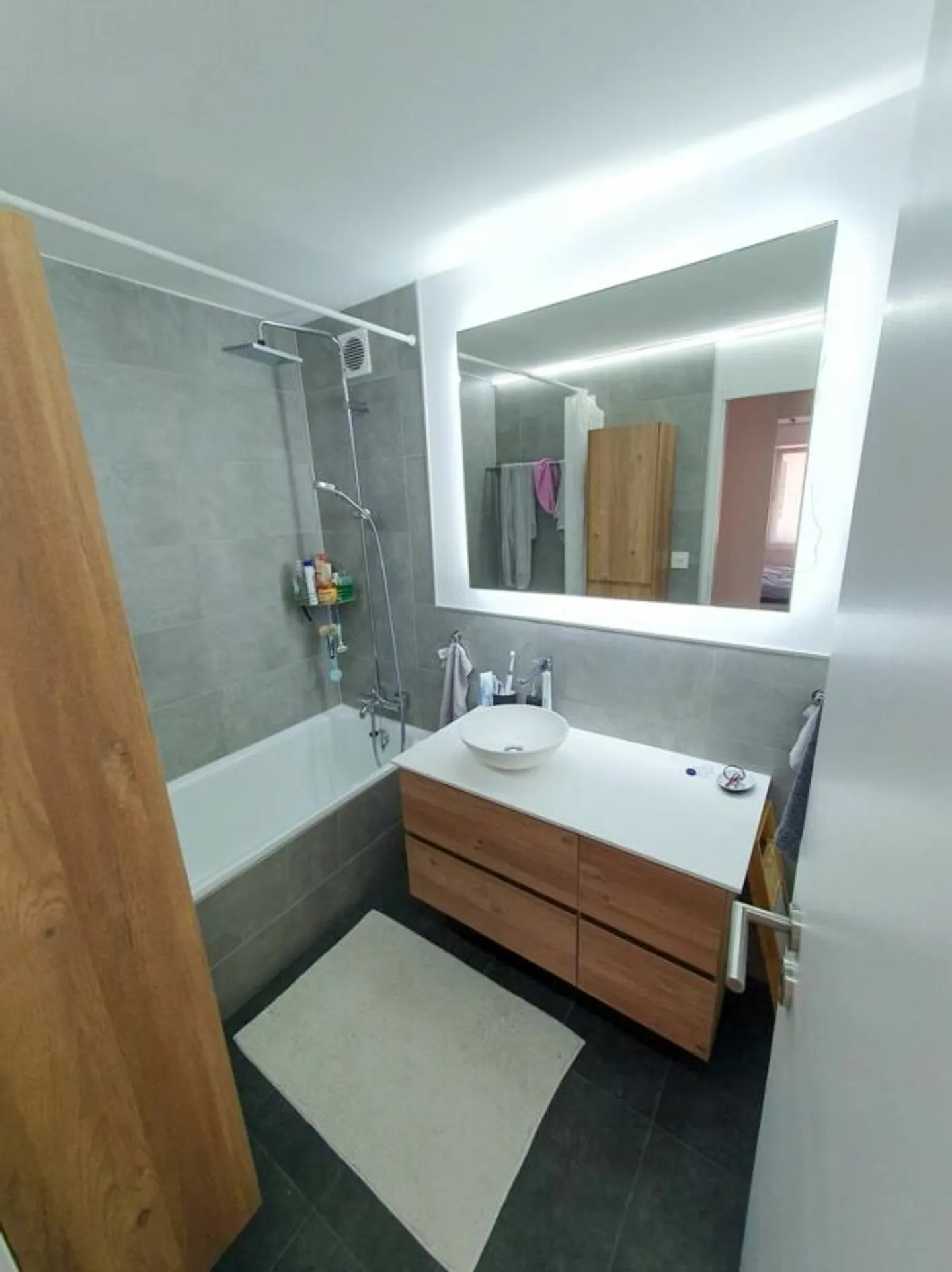 Luxurious 4.5 Room Apartment with a View of the Green - Photo 6 of 13