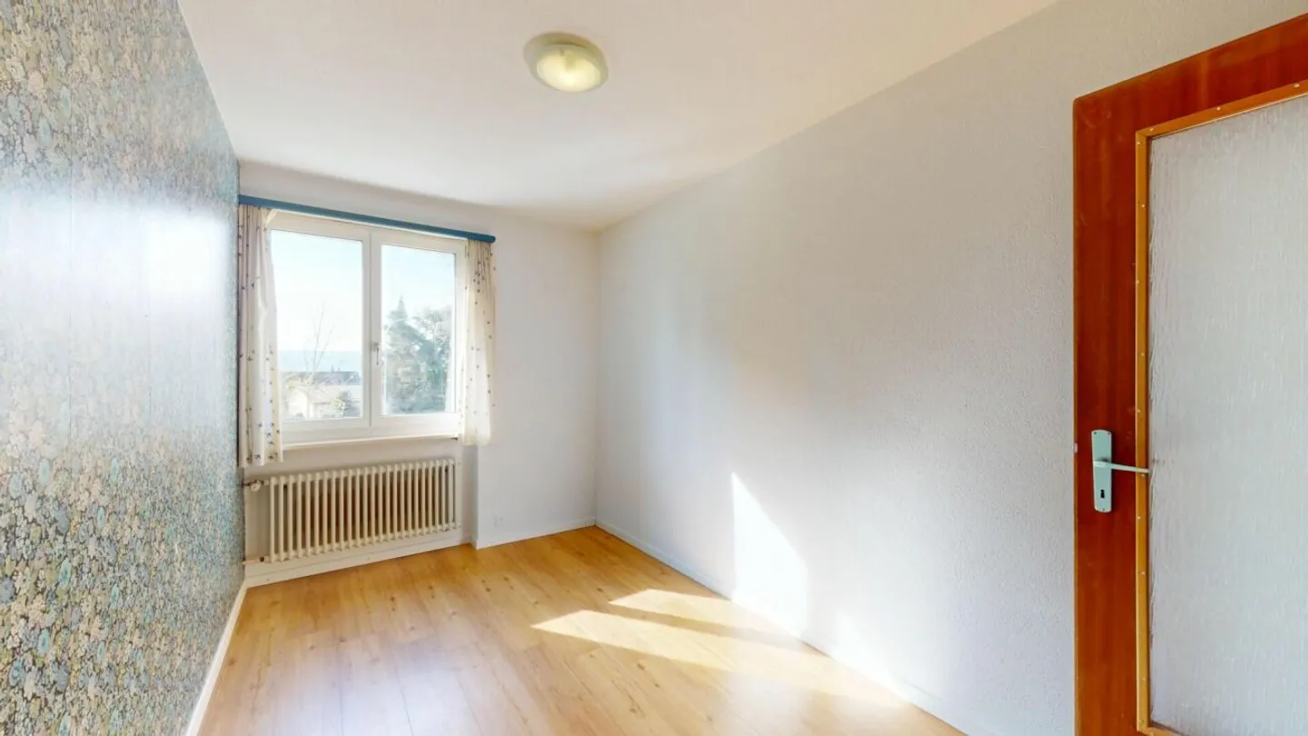 Appartement pratique de 4,5 pièces avec piscine et potentiel - Photo 6 sur 11