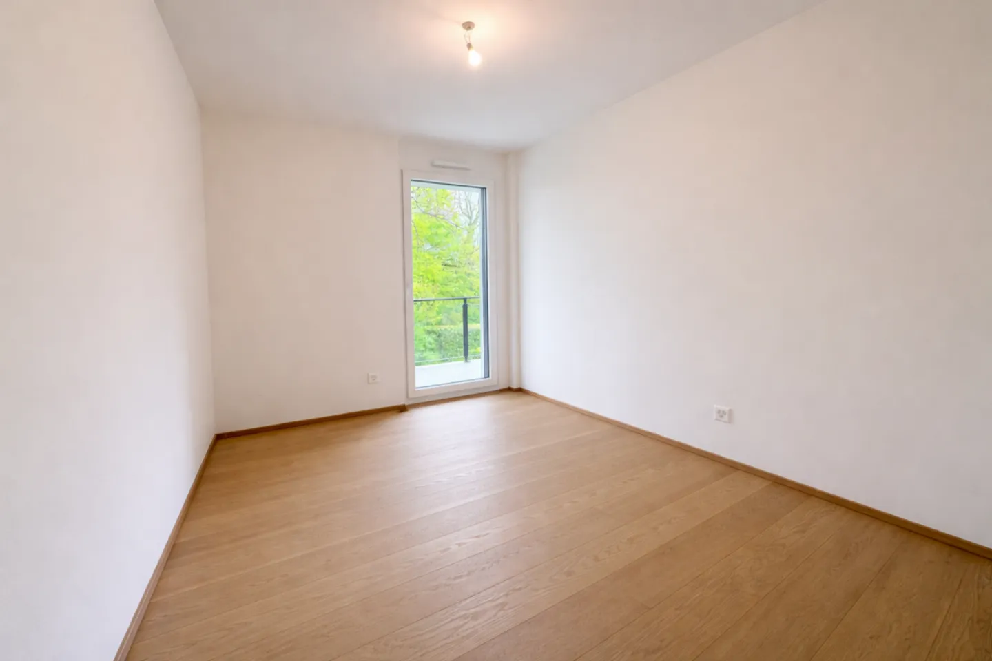 Zeitgemäße Wohnung mit Balkonen - Foto 10 von 13