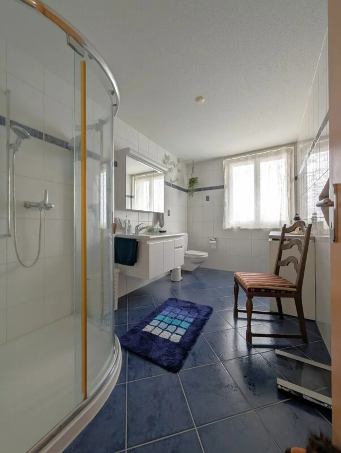 Family-friendly apartment in a well-maintained multi-family house Copy - Photo 7 of 11