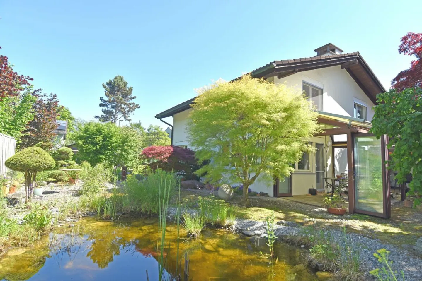 Une maison pleine de chaleur, de sécurité et de joie de vivre - Photo 1 sur 13