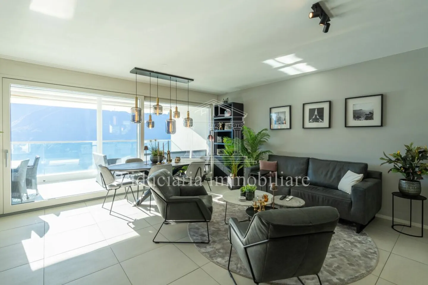 ORSELINA - Geräumige 2.5 Zimmer im obersten Stock mit unschlagbarem Seeblick - Foto 3 von 10