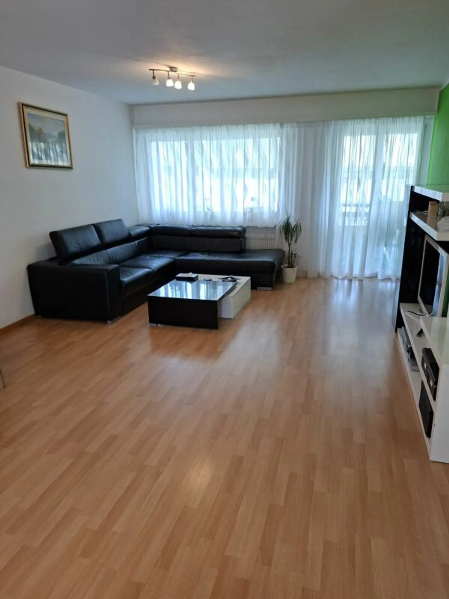 Bel appartement dans un quartier résidentiel calme et ensoleillé - Photo 5 sur 10
