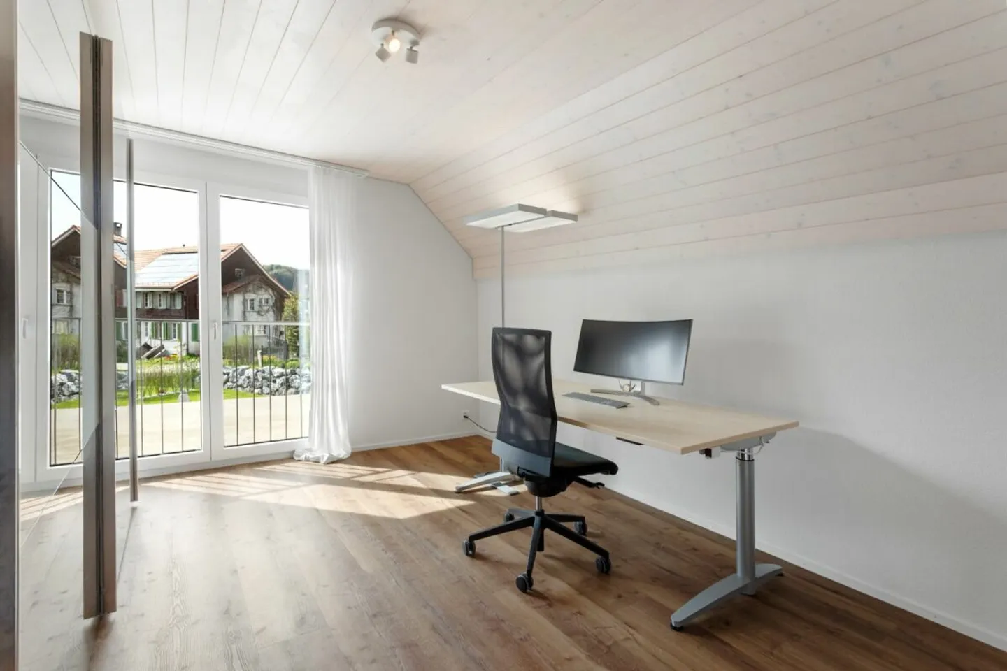 Vie proche de la nature dans une maison individuelle presque neuve - Photo 7 sur 13