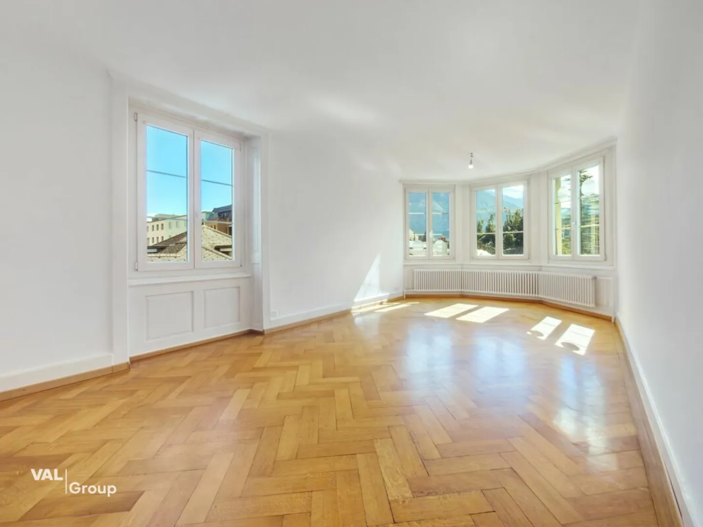 Charm and space just steps from the center of Sierre - Photo 2 of 12
