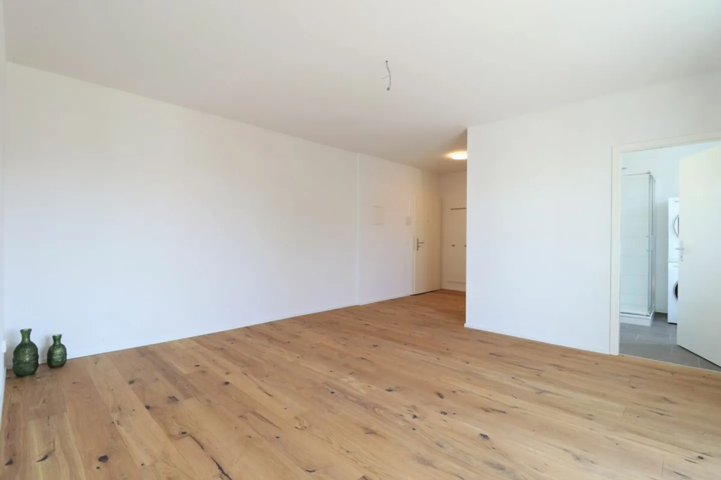 Appartement moderne de 2,5 pièces dans un quartier calme - Photo 2 sur 6
