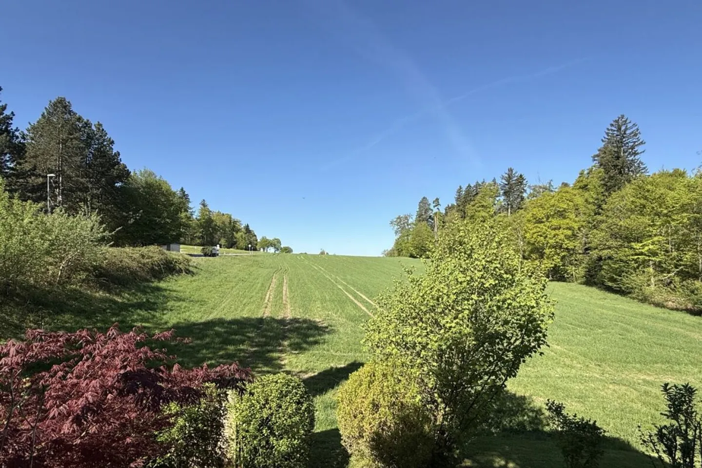 4½-Zr. Wohnung mit Aussicht, Garage und Hallenbad - Foto 2 von 12