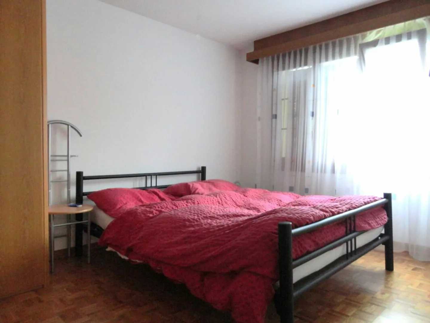 Appartement 2.5 pièces au rez-de-chaussée dans un endroit calme - Photo 4 sur 8