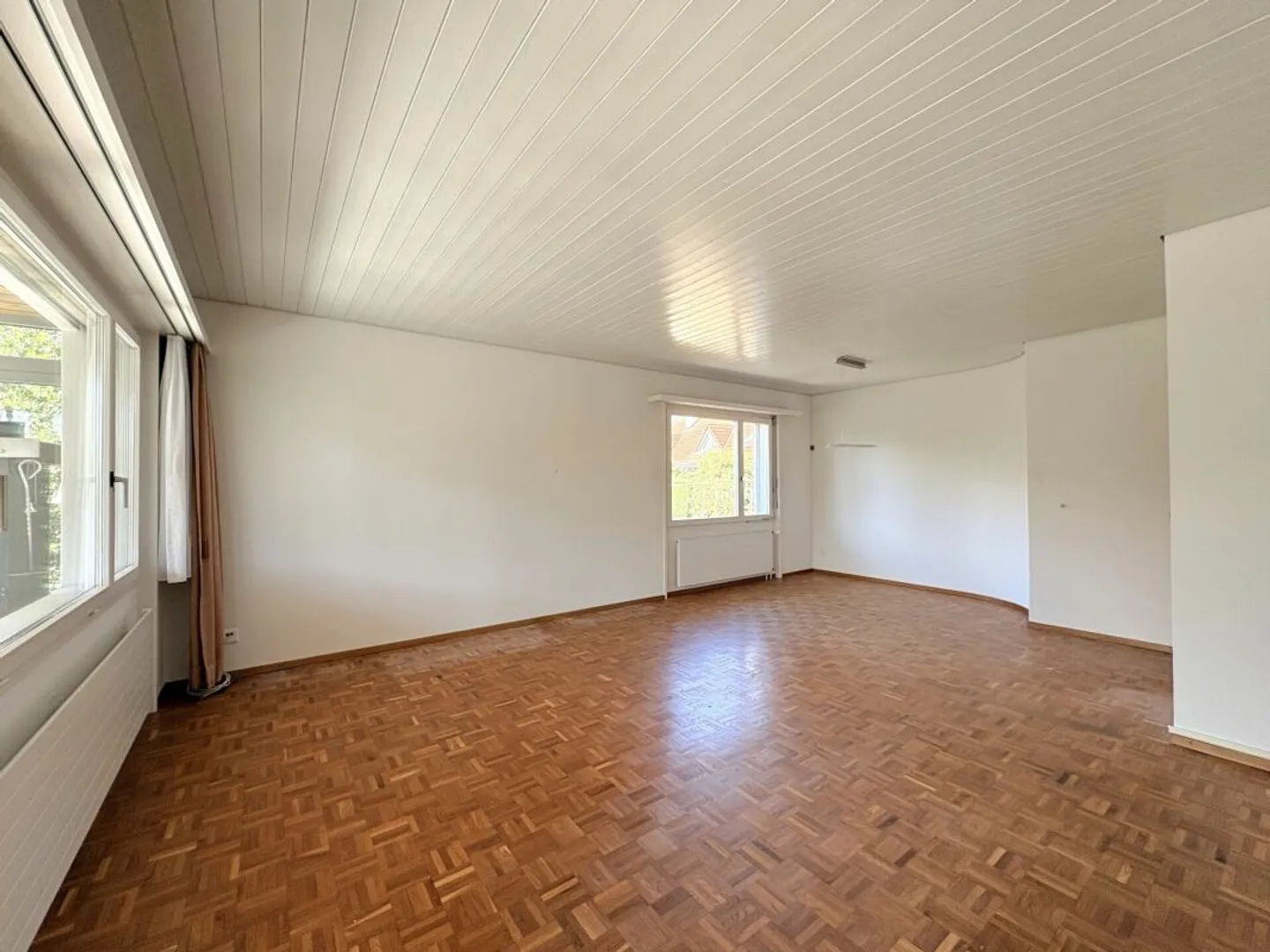 Freistehendes Einfamilienhaus mit grossem Grundstück im Hohliberg - Photo 5 of 12