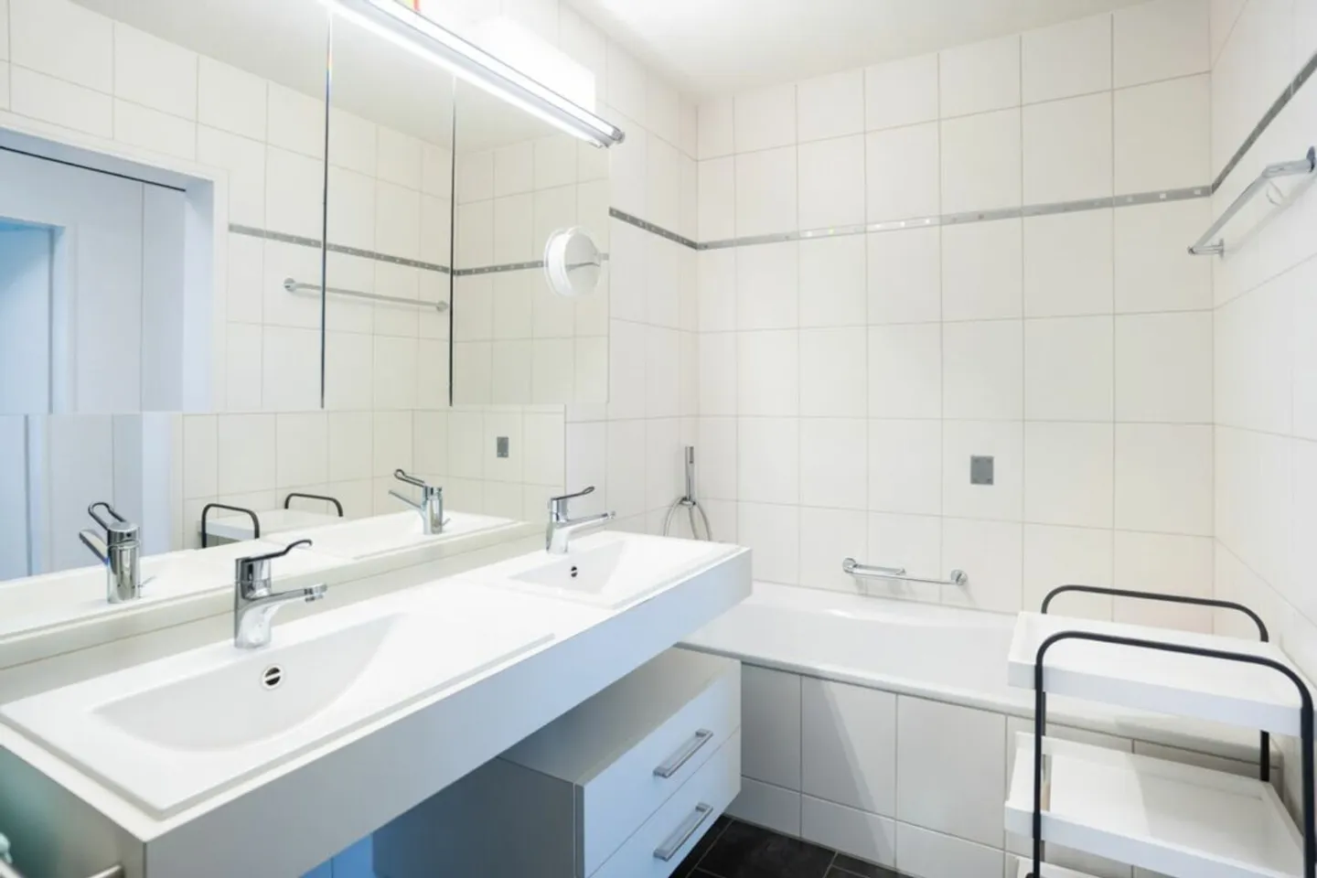 Stylish 5.5 Room Terrace Apartment with 67 m2 Terrace - Photo 11 of 13